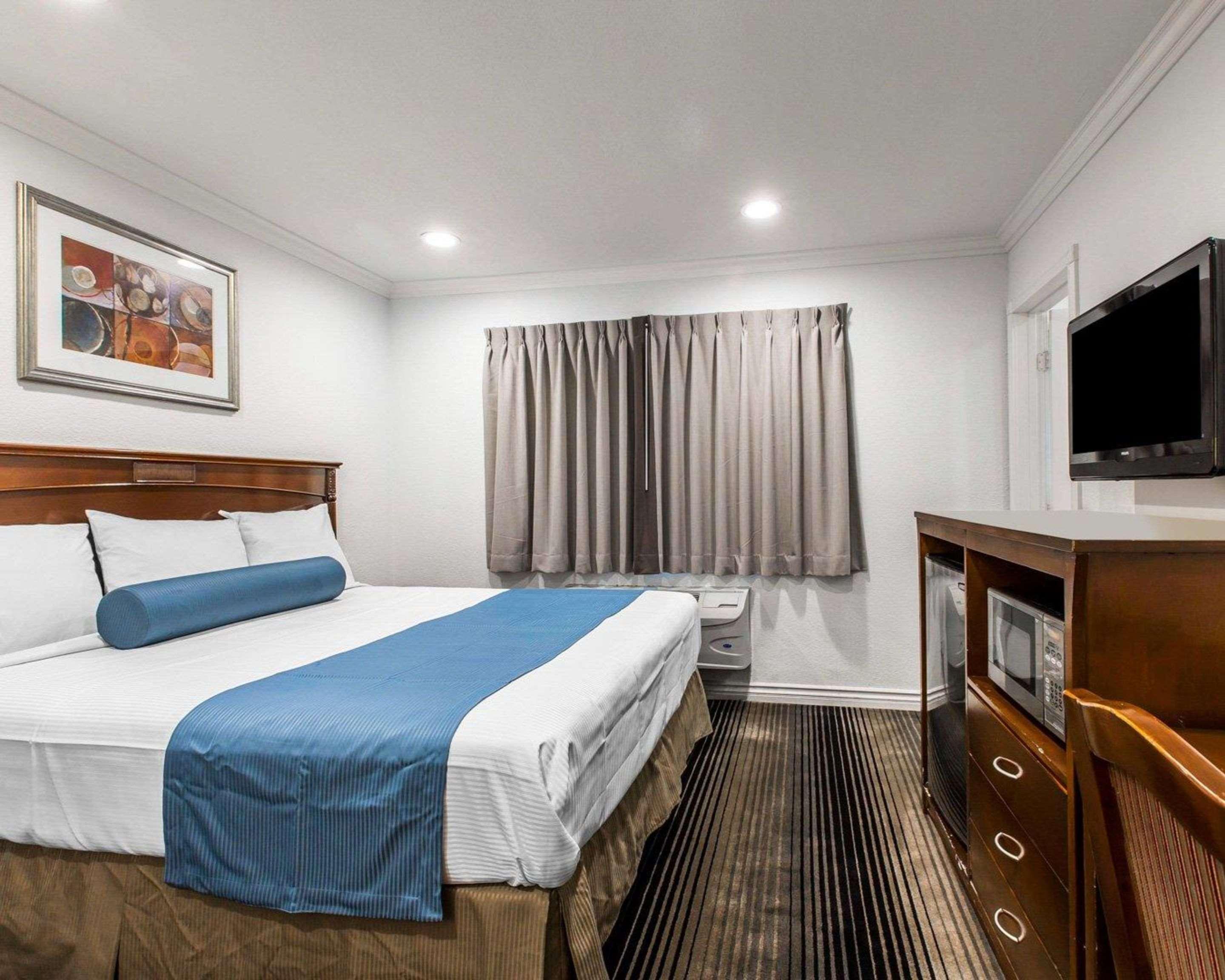 Rodeway Inn & Suites Pacific Coast Highway — Photos 2